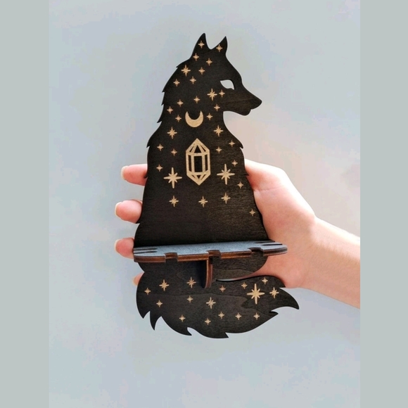 Wolf Crystal Shelf - Picture 3 of 5